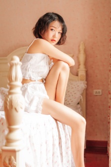 姐姐弟弟拔萝卜